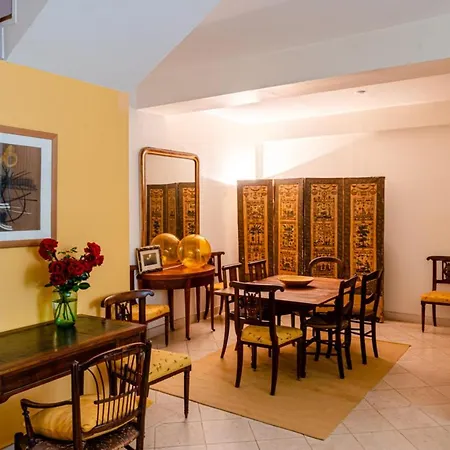 Charming House With Garden The Calm In * Париж