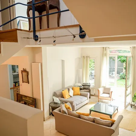 Апартаменты Charming House With Garden The Calm In