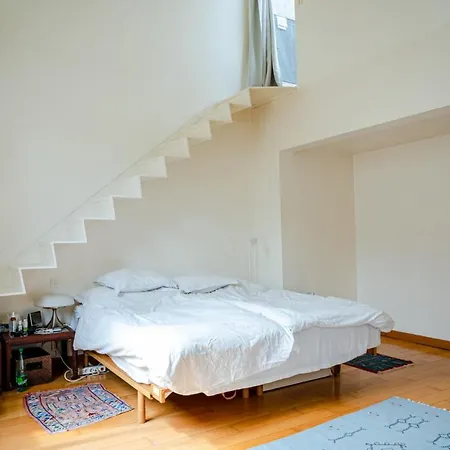 Charming House With Garden The Calm In * Париж